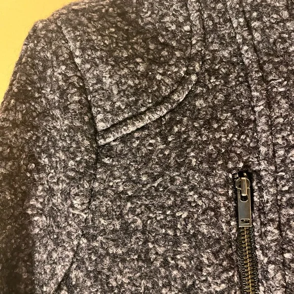 Banana Republic Charcoal Blazer - Picture 5 of 8